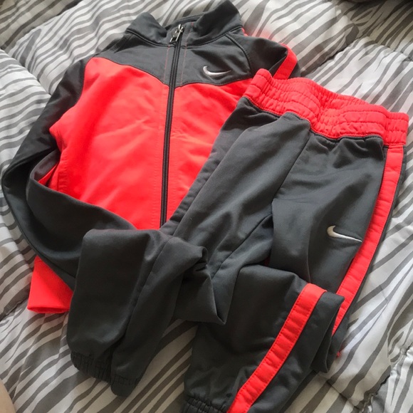 nike sweatsuit 4t